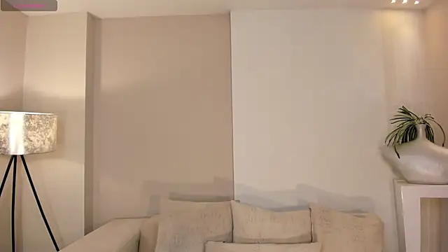 SaphiraJames online show from 07/03/26, 06:03