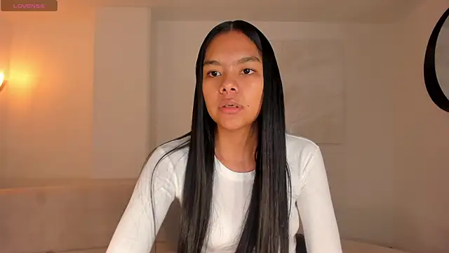 SaphiraJames online show from 06/25/26, 01:47