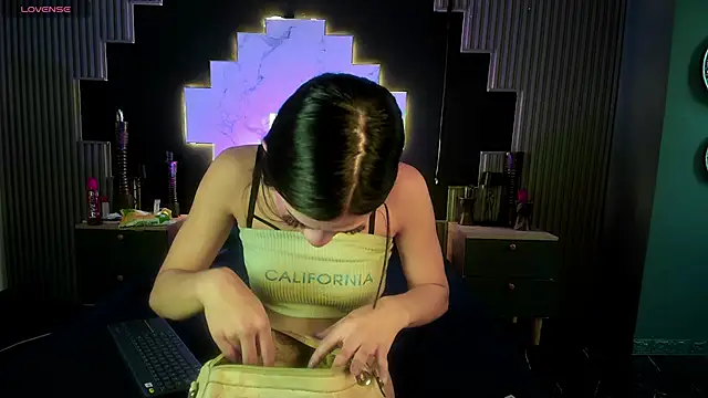 Juliette Doll  online show from 06/12/26, 02:04