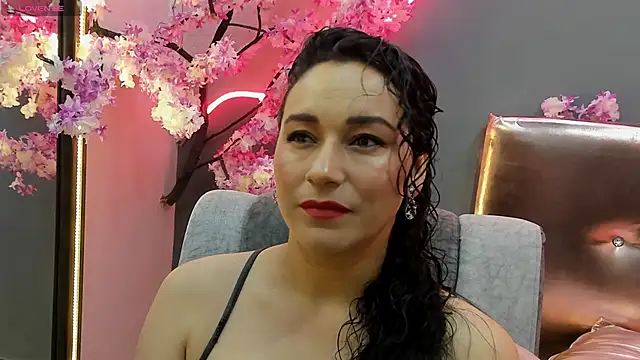 Snapshot of Elizabeth_bennett chatting on 06/22/26, 12:35 Elizabeth bennett online show from 06/22/26, 12:35