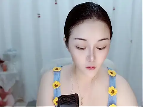 Amy-cnbaby online show from 06/04/26, 01:21