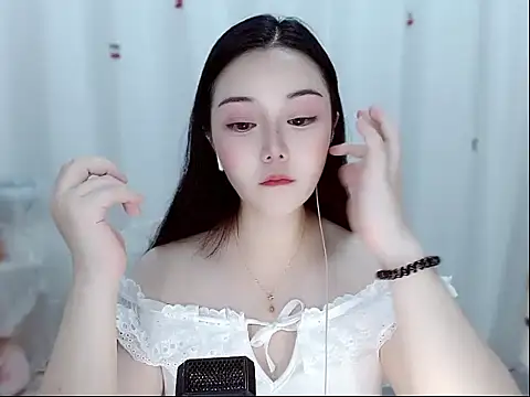 Amy-cnbaby online show from 05/13/26, 01:23