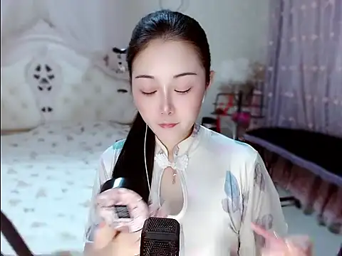 Amy-cnbaby online show from 06/19/26, 01:44