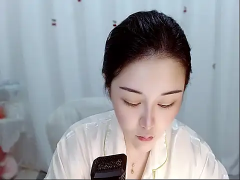 Amy-cnbaby online show from 05/18/26, 01:39