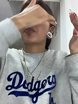 Noa lau online show from 07/25/26, 03:58