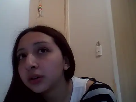 Snapshot of 010874 chatting on 06/12/26, 09:45 010874 online show from 06/12/26, 09:45
