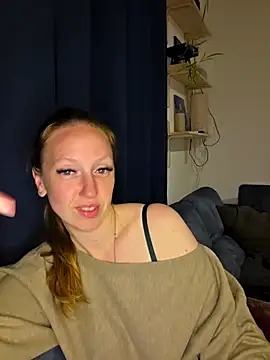 SweetGermanAlina online show from 05/17/26, 09:48