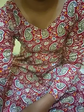 Snapshot of Seema_yadav01 chatting on 05/24/26, 05:07 Seema yadav01 online show from 05/24/26, 05:07
