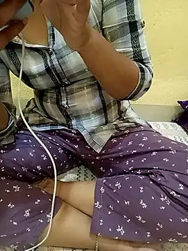 Snapshot of Seema_yadav01 chatting on 05/30/26, 05:36 Seema yadav01 online show from 05/30/26, 05:36