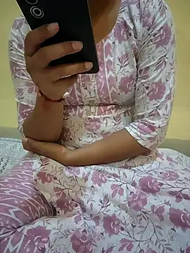 Snapshot of Seema_yadav01 chatting on 05/10/26, 05:22 Seema yadav01 online show from 05/10/26, 05:22