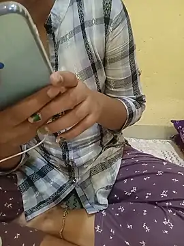 Snapshot of Seema_yadav01 chatting on 05/28/26, 05:26 Seema yadav01 online show from 05/28/26, 05:26