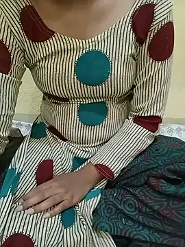Snapshot of Seema_yadav01 chatting on 05/23/26, 05:17 Seema yadav01 online show from 05/23/26, 05:17