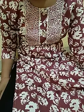 Snapshot of Seema_yadav01 chatting on 06/17/26, 05:07 Seema yadav01 online show from 06/17/26, 05:07