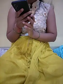 Snapshot of Seema_yadav01 chatting on 05/03/26, 05:45 Seema yadav01 online show from 05/03/26, 05:45