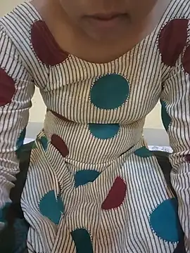 Snapshot of Seema_yadav01 chatting on 05/25/26, 04:56 Seema yadav01 online show from 05/25/26, 04:56