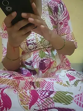 Snapshot of Seema_yadav01 chatting on 05/05/26, 04:59 Seema yadav01 online show from 05/05/26, 04:59