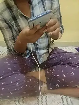 Snapshot of Seema_yadav01 chatting on 06/01/26, 05:18 Seema yadav01 online show from 06/01/26, 05:18