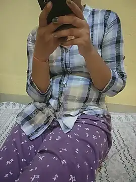 Snapshot of Seema_yadav01 chatting on 05/26/26, 05:05 Seema yadav01 online show from 05/26/26, 05:05