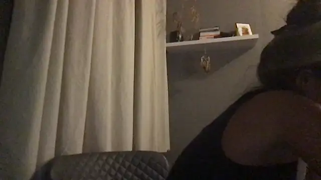 Snapshot of Miss_juicybabes chatting on 05/08/26, 11:30 Miss juicybabes online show from 05/08/26, 11:30