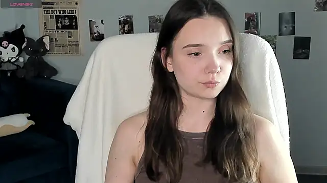 Snapshot of Elvienne chatting on 05/23/26, 03:27 Elvienne online show from 05/23/26, 03:27