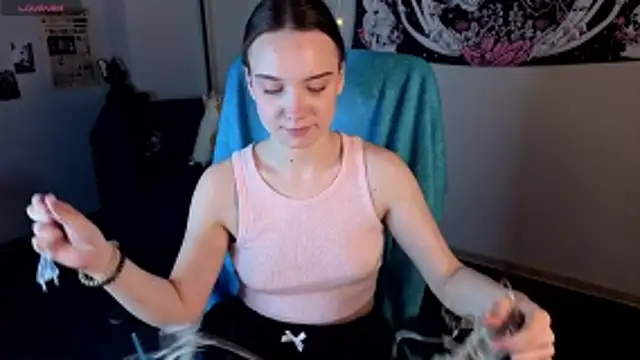 Snapshot of Elvienne chatting on 05/21/26, 03:37 Elvienne online show from 05/21/26, 03:37