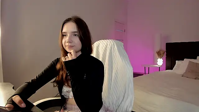 Snapshot of Elvienne chatting on 06/10/26, 03:19 Elvienne online show from 06/10/26, 03:19
