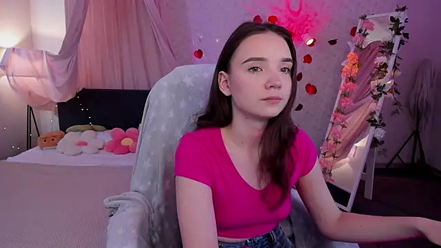 Snapshot of Elvienne chatting on 07/06/26, 03:02 Elvienne online show from 07/06/26, 03:02