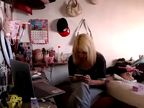 bunnyfoxxd online show from 07/06/26, 12:56