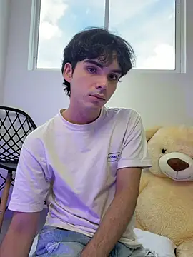 VelvetEsteven online show from 04/30/26, 02:13