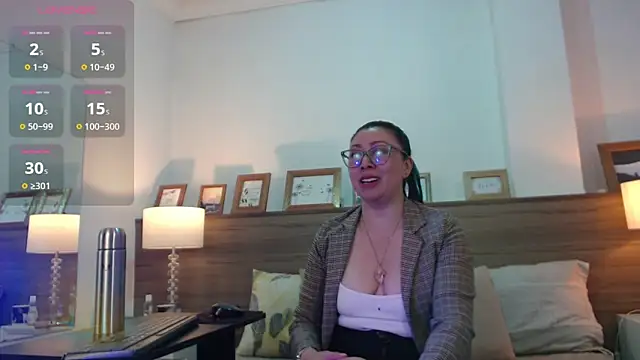 FranciscaVera online show from 06/09/26, 06:53