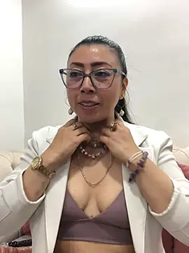 FranciscaVera online show from 07/11/26, 05:57