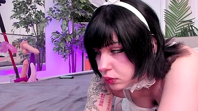 Ashley Alt online show from 05/30/26, 06:42