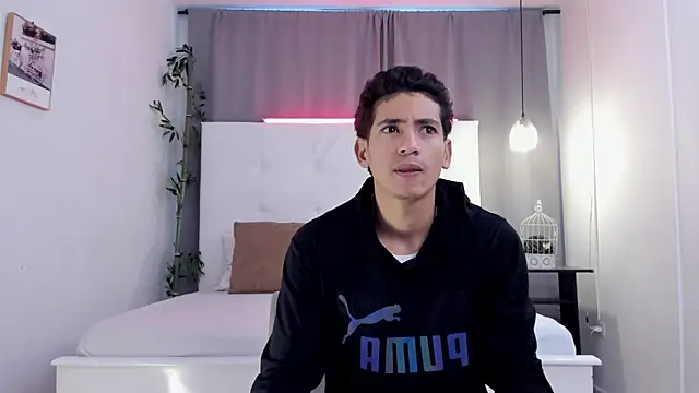 Alejo-and-Thiago online show from 06/20/26, 12:32