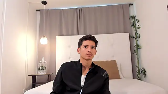 Alejo-and-Thiago online show from 07/17/26, 12:35