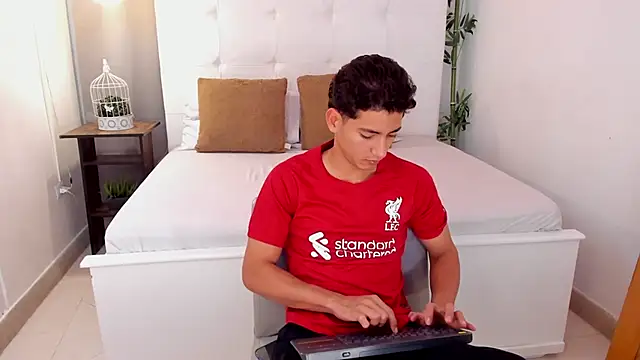 Alejo-and-Thiago online show from 06/16/26, 12:16