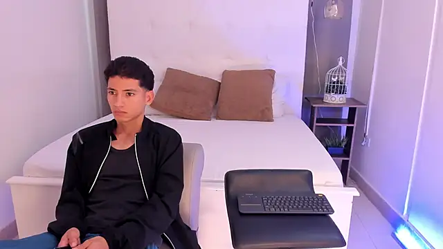 Alejo-and-Thiago online show from 05/19/26, 12:23