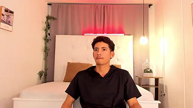 Alejo-and-Thiago online show from 07/26/26, 02:07