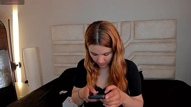 Snapshot of _zoe_3 chatting on 07/24/26, 01:07 zoe 3 online show from 07/24/26, 01:07