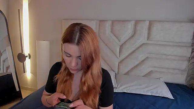Snapshot of _zoe_3 chatting on 07/10/26, 12:49 zoe 3 online show from 07/10/26, 12:49
