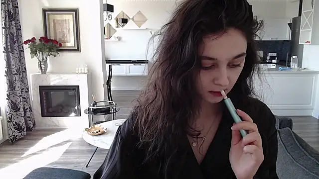 cute lilia online show from 05/05/26, 07:11