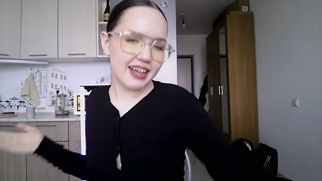 Snapshot of LannieCam chatting on 05/25/26, 10:03 LannieCam online show from 05/25/26, 10:03