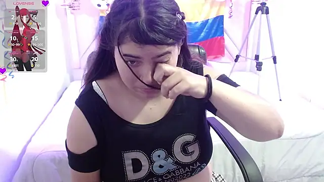 Laurha  online show from 06/15/26, 07:57