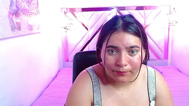 Laurha  online show from 05/15/26, 07:56