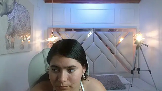 Laurha  online show from 07/14/26, 07:31