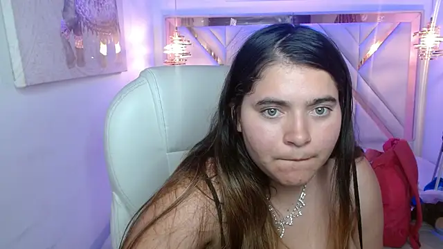 Laurha  online show from 07/11/26, 07:36