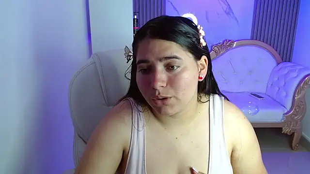 Laurha  online show from 06/01/26, 07:57