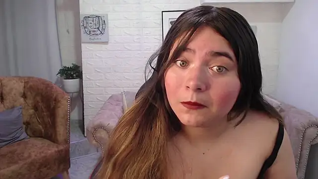 Laurha  online show from 05/26/26, 12:03