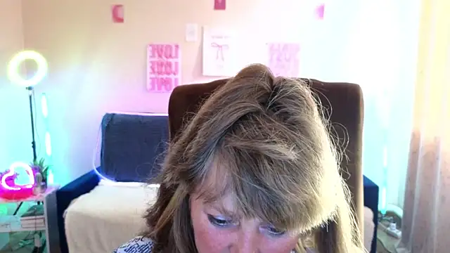 Melania Cook online show from 06/14/26, 02:40