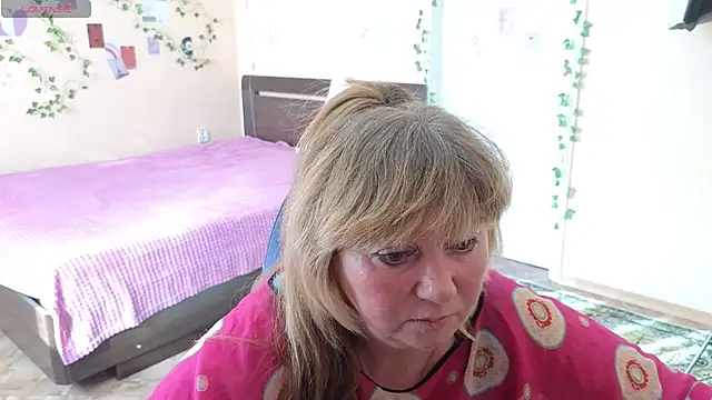 Melania Cook online show from 05/20/26, 04:20