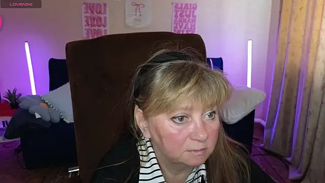 Melania Cook online show from 05/16/26, 05:28